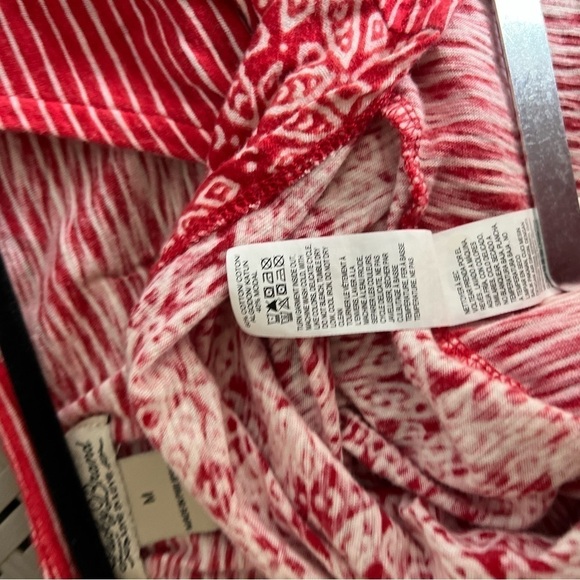 Lucky Brand Women’s Long Sleeved Top with Tassel Tie, Red & White Print.  Size M - Picture 5 of 5